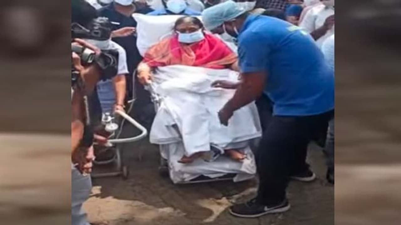 భర్త చనిపోయిన ఐదు రోజులకే: నాయిని నర్సింహా రెడ్డి భార్య కన్నుమూత భర్త చనిపోయిన ఐదు రోజులకే: నాయిని నర్సింహా రెడ్డి భార్య కన్నుమూత