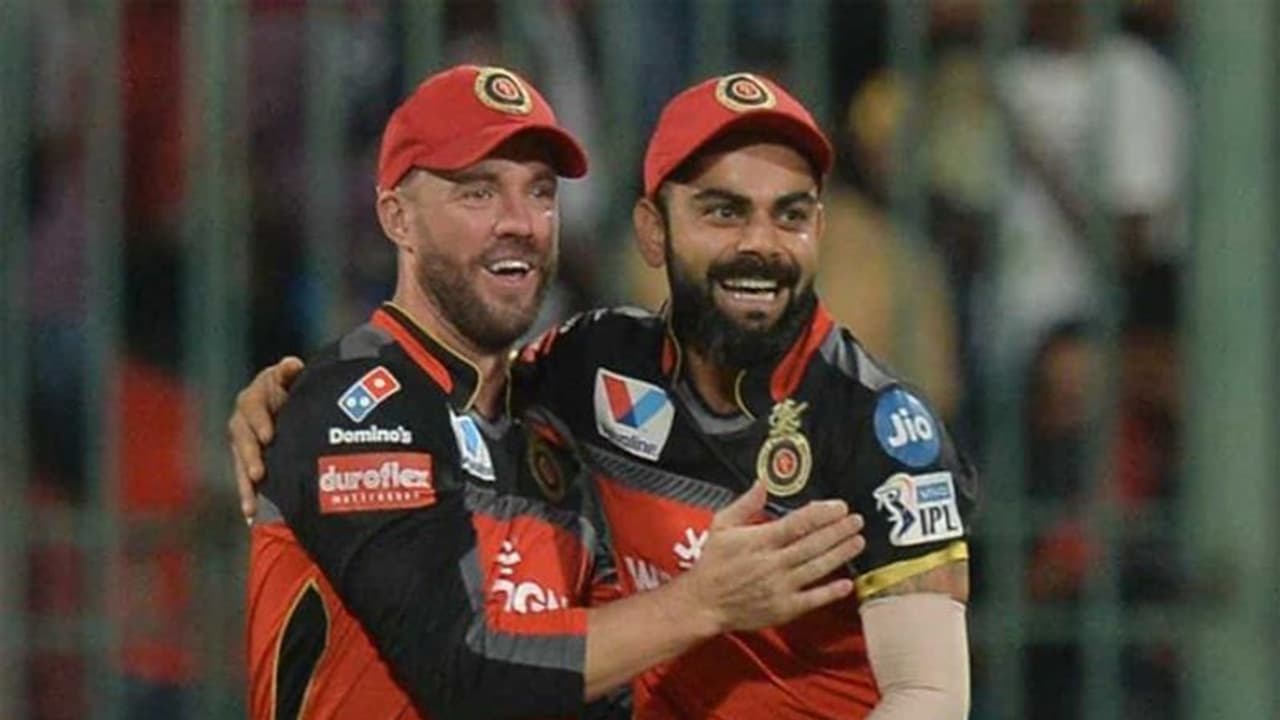 കോലിയുടെ സ്കൂപ് ഷോട്ടിന് ഡിവില്ലിയേഴ്സിന്റെ മറുപടിയെത്തി; മാര്ക്ക് നൂറില് നൂറ് കോലിയുടെ സ്കൂപ് ഷോട്ടിന് ഡിവില്ലിയേഴ്സിന്റെ മറുപടിയെത്തി; മാര്ക്ക് നൂറില് നൂറ്