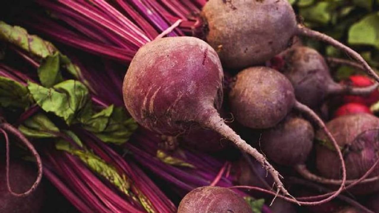 മുഖസൗന്ദര്യത്തിനായി ബീറ്റ്റൂട്ട് കൊണ്ടുള്ള ഫേസ് പാക്കുകൾ മുഖസൗന്ദര്യത്തിനായി ബീറ്റ്റൂട്ട് കൊണ്ടുള്ള ഫേസ് പാക്കുകൾ