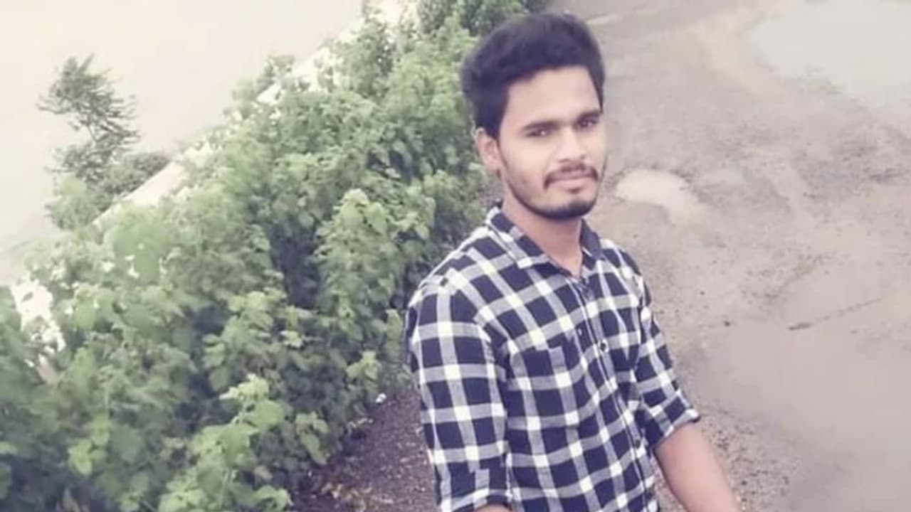 കുട്ടിയെ തട്ടിക്കൊണ്ടുപോയി കൊന്ന് മൃതദേഹം കത്തിച്ചു, സ്കൈപ്പിലൂടെ വിളിച്ച് മോചനദ്രവ്യം ചോദിച്ച പ്രതി കുടുങ്ങി കുട്ടിയെ തട്ടിക്കൊണ്ടുപോയി കൊന്ന് മൃതദേഹം കത്തിച്ചു, സ്കൈപ്പിലൂടെ വിളിച്ച് മോചനദ്രവ്യം ചോദിച്ച പ്രതി കുടുങ്ങി