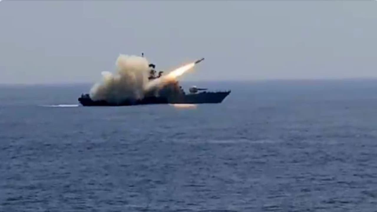 ক্ষেপণাস্ত্রের আঘাতে উড়ে গেল জাহাজ চিন বলেছিল প্রস্তুত থাকতে, ভারত দেখিয়ে দিল প্রস্তুতি ক্ষেপণাস্ত্রের আঘাতে উড়ে গেল জাহাজ চিন বলেছিল প্রস্তুত থাকতে, ভারত দেখিয়ে দিল প্রস্তুতি