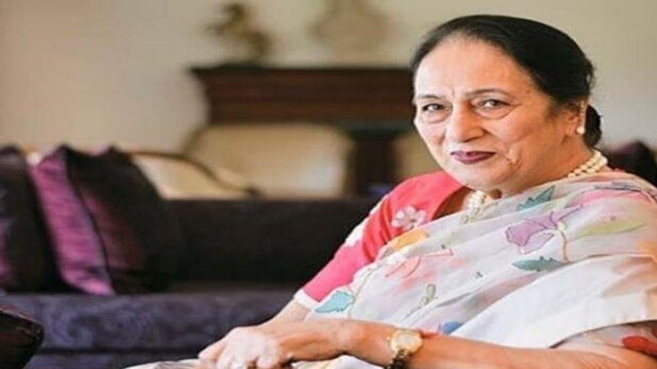 ఒకప్పుడు ఇంటి నుండి బిస్కెట్లు అమ్మే ఆమె నేడు ఒక పెద్ద కంపెనీకి ఎండి: రజిని బెక్టర్స్ సక్సెస్ స్టోరీ