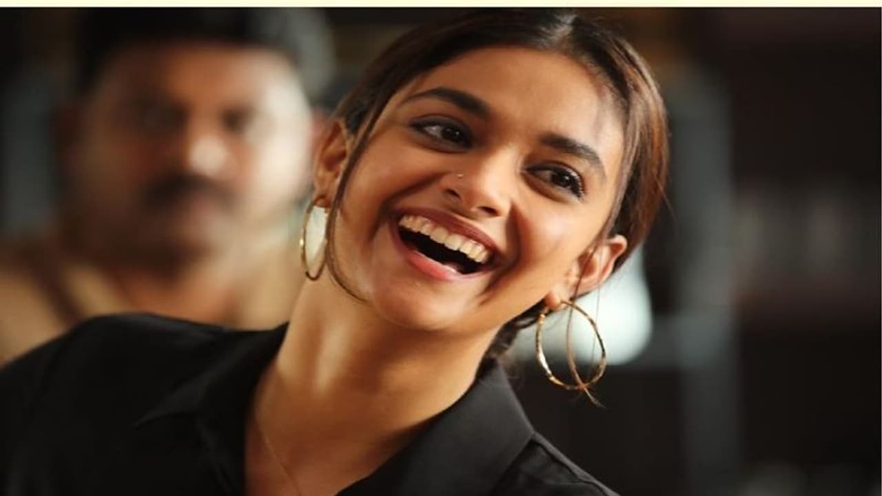 మిస్ ఇండియా అంటే నేను కాదు ఒక బ్రాండ్..విదేశాల్లో కీర్తి చాయ్ బిజినెస్ మిస్ ఇండియా అంటే నేను కాదు ఒక బ్రాండ్..విదేశాల్లో కీర్తి చాయ్ బిజినెస్