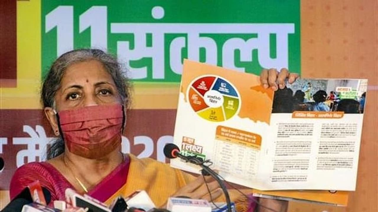 ಉಚಿತ ಲಸಿಕೆ ಘೋಷಣೆ ಸರಿಯಾಗಿದೆ: ನಿರ್ಮಲಾ! ಉಚಿತ ಲಸಿಕೆ ಘೋಷಣೆ ಸರಿಯಾಗಿದೆ: ನಿರ್ಮಲಾ!