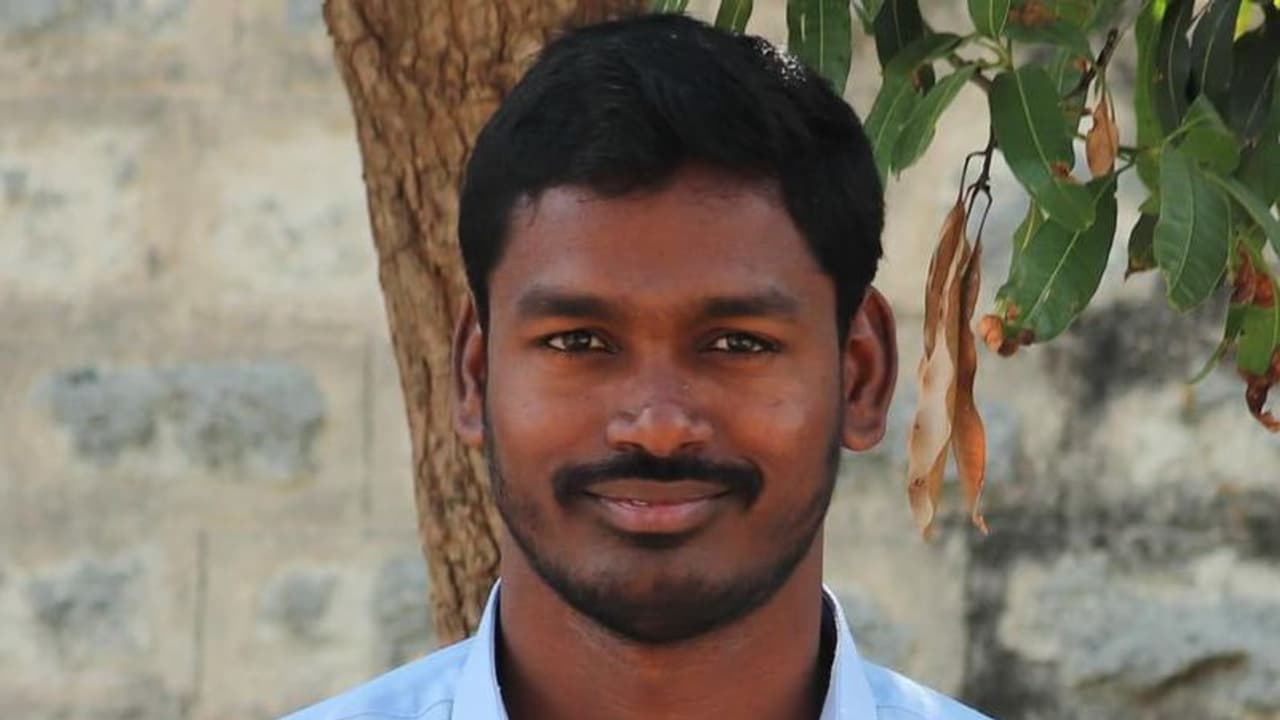 బ‌తుక‌మ్మ క‌వితా ఉత్స‌వం: తగుళ్ల గోపాల్ కు ప్రథమ బహుమతి