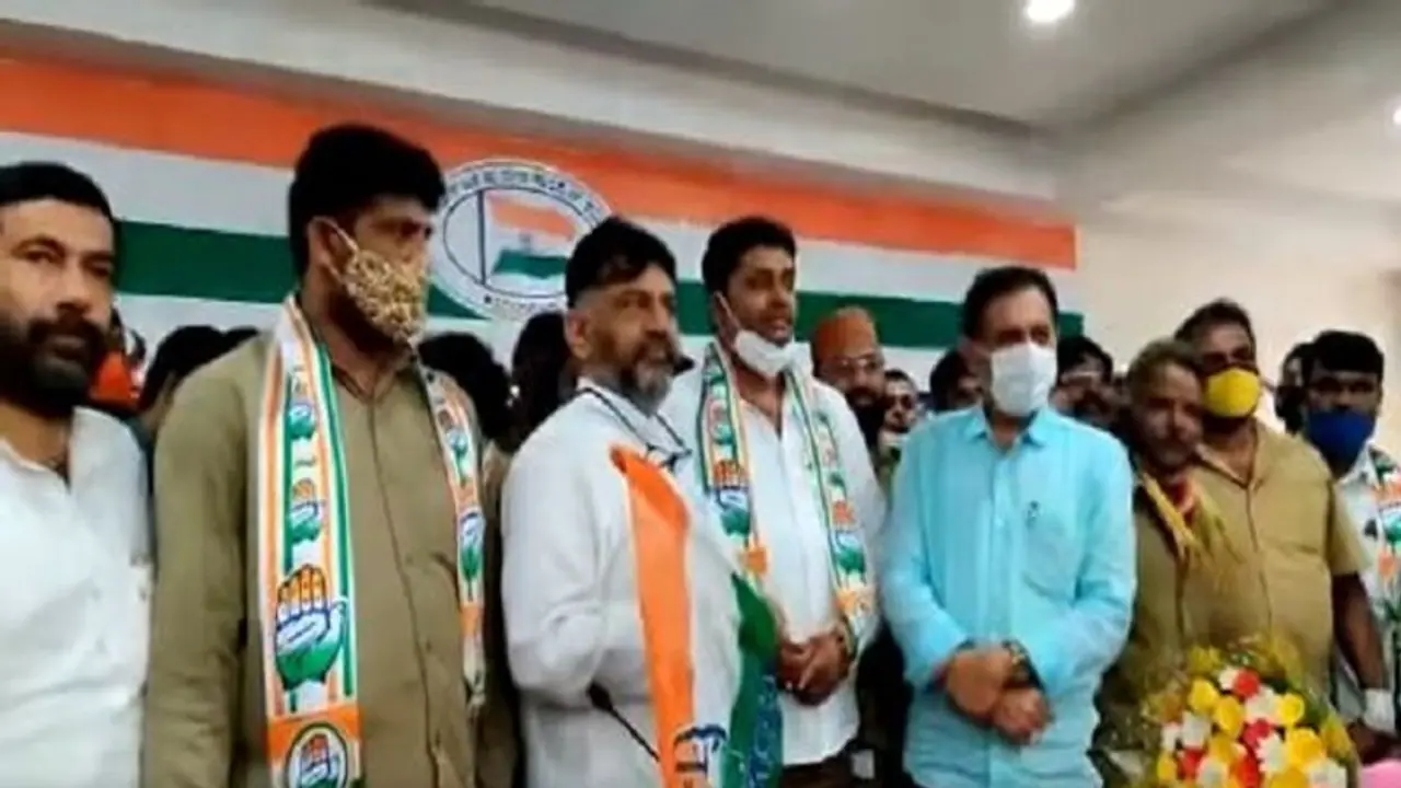 ಡಿಕೆಶಿ ಭರ್ಜರಿ ಗಾಳ: ಜೆಡಿಎಸ್ನ ಮತ್ತಷ್ಟು ನಾಯಕರು ಕಾಂಗ್ರೆಸ್ ಸೇರ್ಪಡೆ..! ಡಿಕೆಶಿ ಭರ್ಜರಿ ಗಾಳ: ಜೆಡಿಎಸ್ನ ಮತ್ತಷ್ಟು ನಾಯಕರು ಕಾಂಗ್ರೆಸ್ ಸೇರ್ಪಡೆ..!