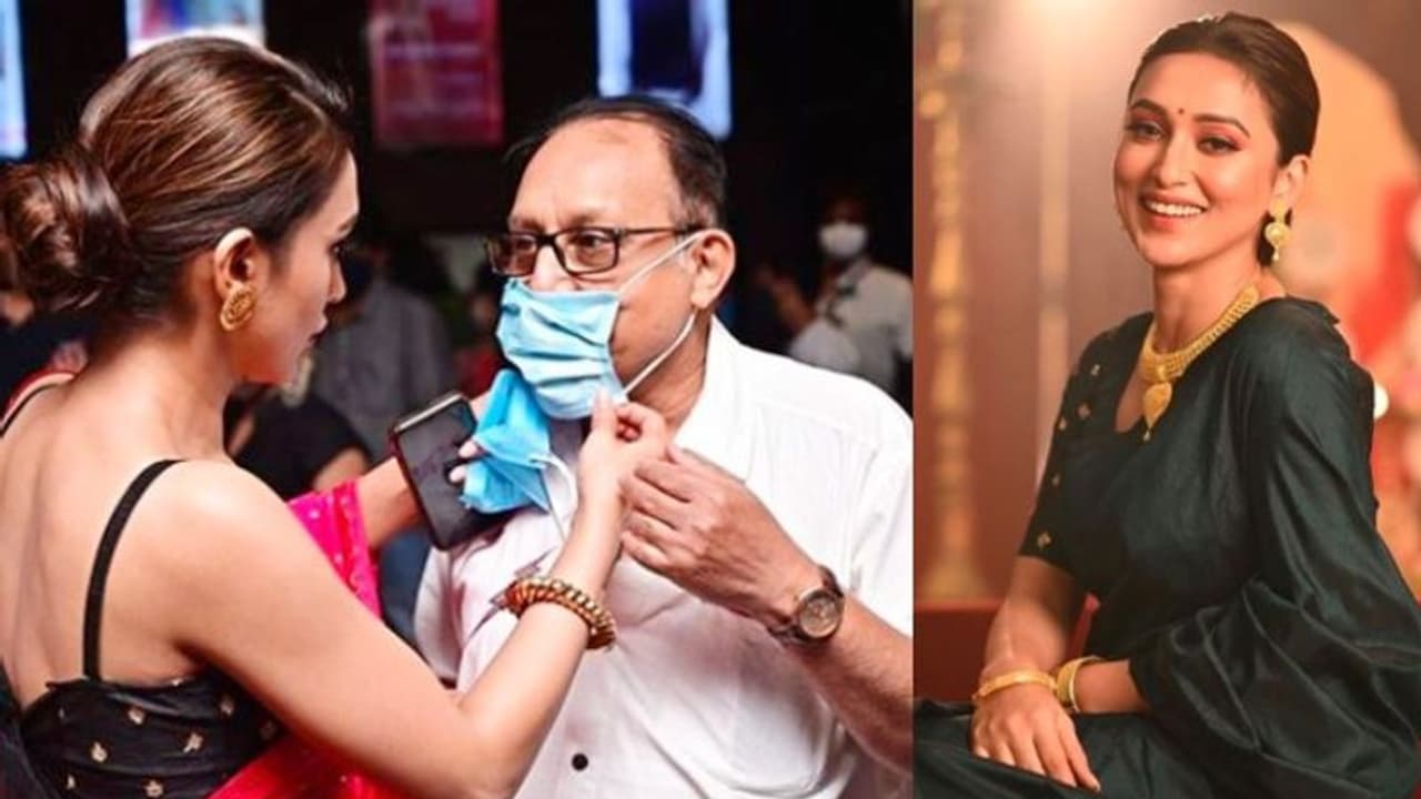 বাবার কাছে মিমি এখন 'দুগ্গা মা', আগলে রাখা মুহূর্ত ভাইরাল হল নেটদুনিয়ায়