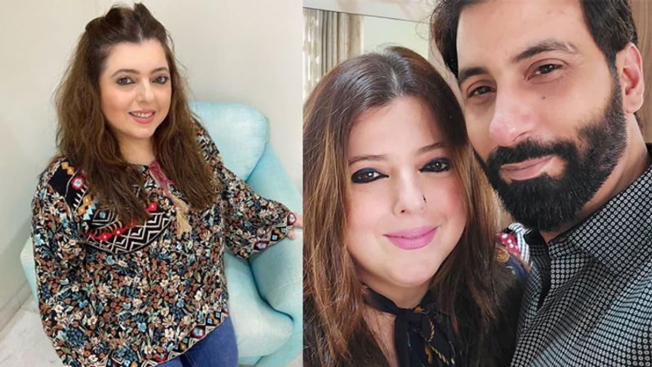 अपने 50वें बर्थडे पर दूसरी शादी कर सकती है ये टीवी एक्ट्रेस, 10 साल छोटे इस शख्स के साथ रह रही लिव इन में अपने 50वें बर्थडे पर दूसरी शादी कर सकती है ये टीवी एक्ट्रेस, 10 साल छोटे इस शख्स के साथ रह रही लिव इन में