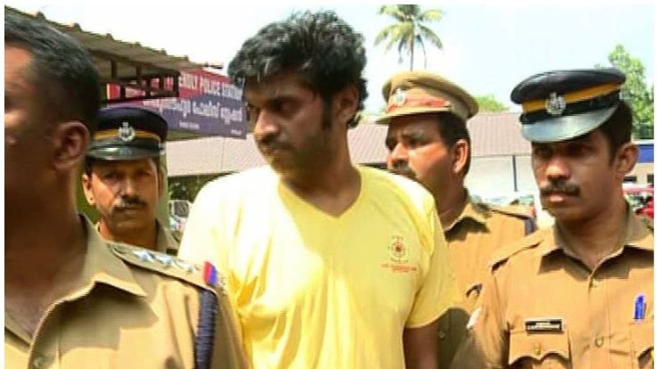 തൊടുപുഴയിൽ കൊല്ലപ്പെട്ട കുട്ടിയുടെ പിതാവിന്റെ മരണത്തിലും രണ്ടാനച്ഛന്റെ കൈകൾ? മൃതദേഹം പുറത്തെടുത്ത് പരിശോധിച്ചു തൊടുപുഴയിൽ കൊല്ലപ്പെട്ട കുട്ടിയുടെ പിതാവിന്റെ മരണത്തിലും രണ്ടാനച്ഛന്റെ കൈകൾ? മൃതദേഹം പുറത്തെടുത്ത് പരിശോധിച്ചു