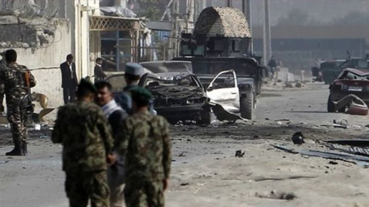 अफगानिस्तान के काबुल में आत्मघाती हमला, स्कूली बच्चों समेत 10 लोगों की मौत अफगानिस्तान के काबुल में आत्मघाती हमला, स्कूली बच्चों समेत 10 लोगों की मौत