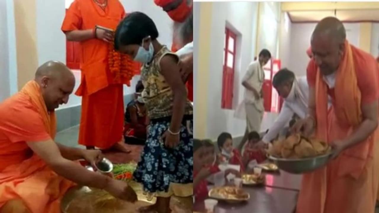 योगी की शक्ति पूजा: मुख्यमंत्री ने अपने हाथ से कन्याओं को परोसी खीर पुड़ी, ओढ़ाई चुनरी..पखारे पांव योगी की शक्ति पूजा: मुख्यमंत्री ने अपने हाथ से कन्याओं को परोसी खीर पुड़ी, ओढ़ाई चुनरी..पखारे पांव