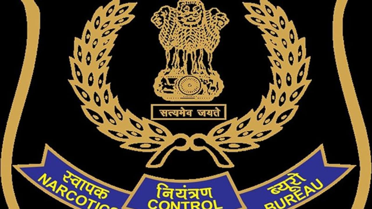 मुंबई में Marijuana केक बेकरी का भंड़ाफोड़, NCB ने महिला समेत तीन को किया अरेस्ट मुंबई में Marijuana केक बेकरी का भंड़ाफोड़, NCB ने महिला समेत तीन को किया अरेस्ट