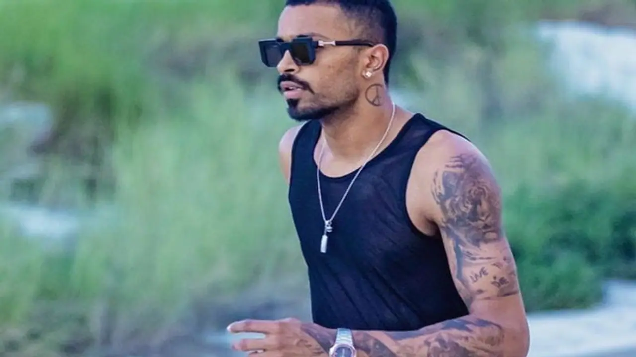 Watch how Hardik Pandya trains and works out ahead of MI's IPL 2020 final against DC Watch how Hardik Pandya trains and works out ahead of MI's IPL 2020 final against DC