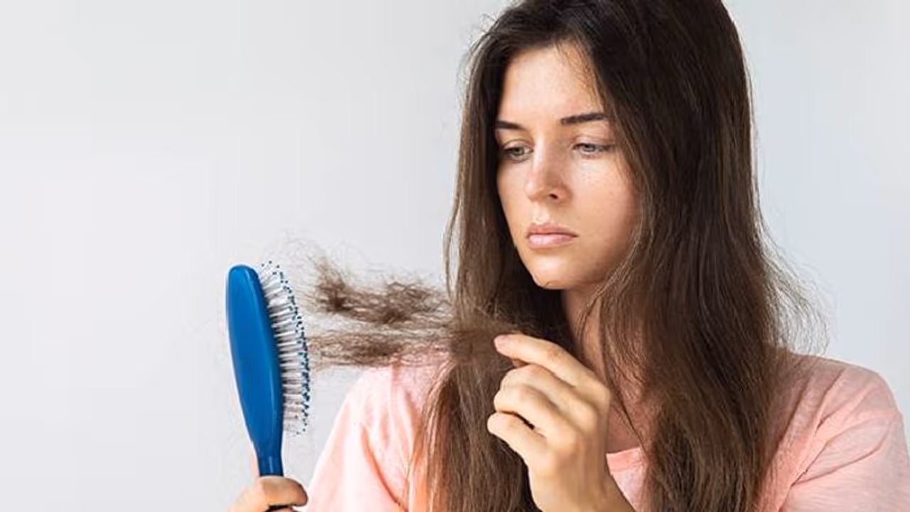 തലമുടി സംരക്ഷണത്തിന്റെ പേരില് നിങ്ങള് ചെയ്തു കൂട്ടുന്ന ഏഴ് തെറ്റുകള്... തലമുടി സംരക്ഷണത്തിന്റെ പേരില് നിങ്ങള് ചെയ്തു കൂട്ടുന്ന ഏഴ് തെറ്റുകള്...