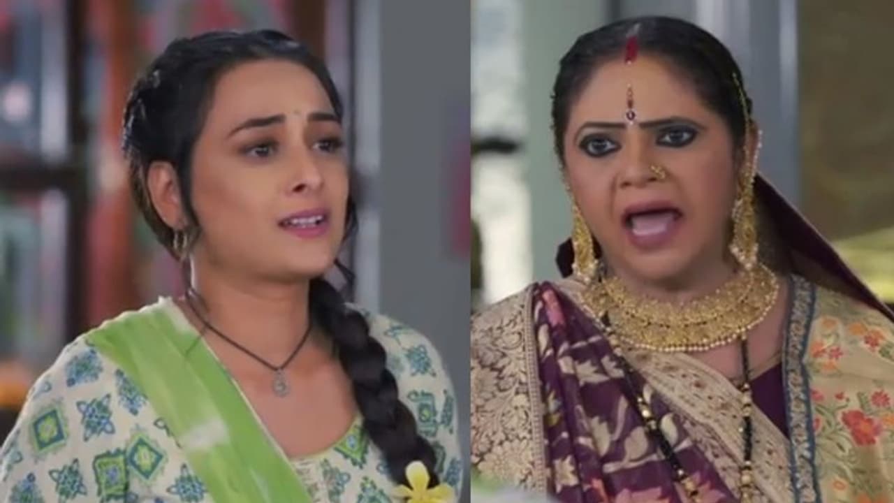 फिर रीक्रिएट किया गया 'रसोड़े में कौन था' डायलॉग, इस बार गोपी बहू नहीं इससे सवाल करेंगी कोकिलाबेन फिर रीक्रिएट किया गया 'रसोड़े में कौन था' डायलॉग, इस बार गोपी बहू नहीं इससे सवाल करेंगी कोकिलाबेन