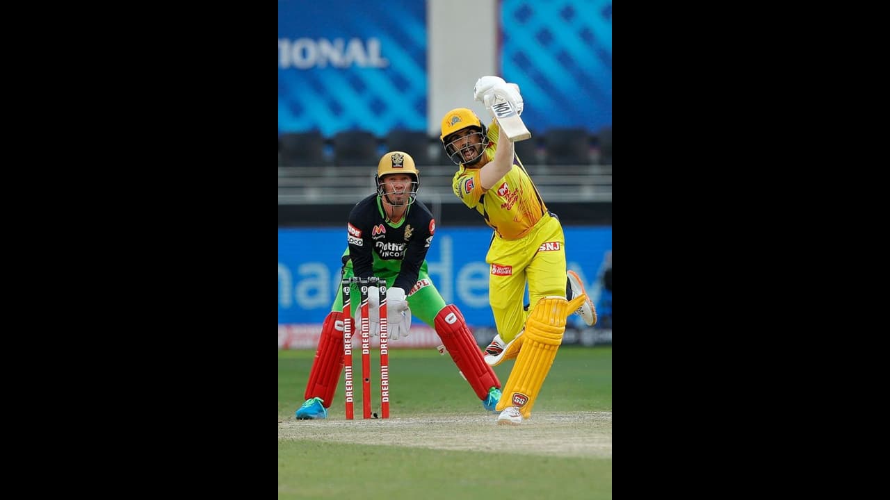 రుతురాజ్ ఆటను మరుగునపడేసిన కరోనా... లేదంటే ఎప్పుడో: ధోని రుతురాజ్ ఆటను మరుగునపడేసిన కరోనా... లేదంటే ఎప్పుడో: ధోని