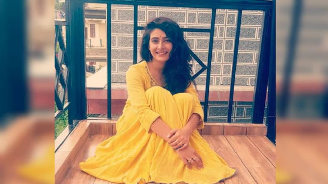 মহানবমী তে গাঁজা সহ বামাল ধরা পড়ল 'পার্বতী', বলিউডে মাদক কারবারে জালে অভিনেত্রী সহ ৬ মহানবমী তে গাঁজা সহ বামাল ধরা পড়ল 'পার্বতী', বলিউডে মাদক কারবারে জালে অভিনেত্রী সহ ৬