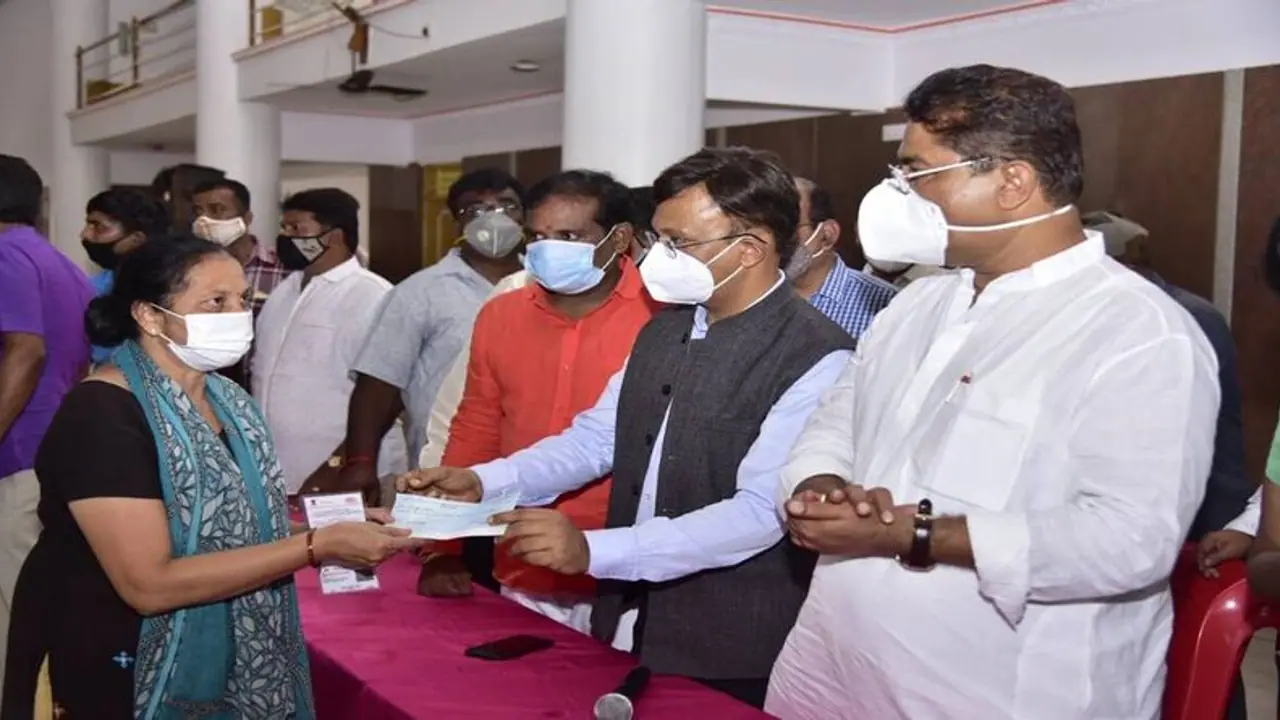 Bengaluru rains: 344 families get Rs 25,000 compensation cheques