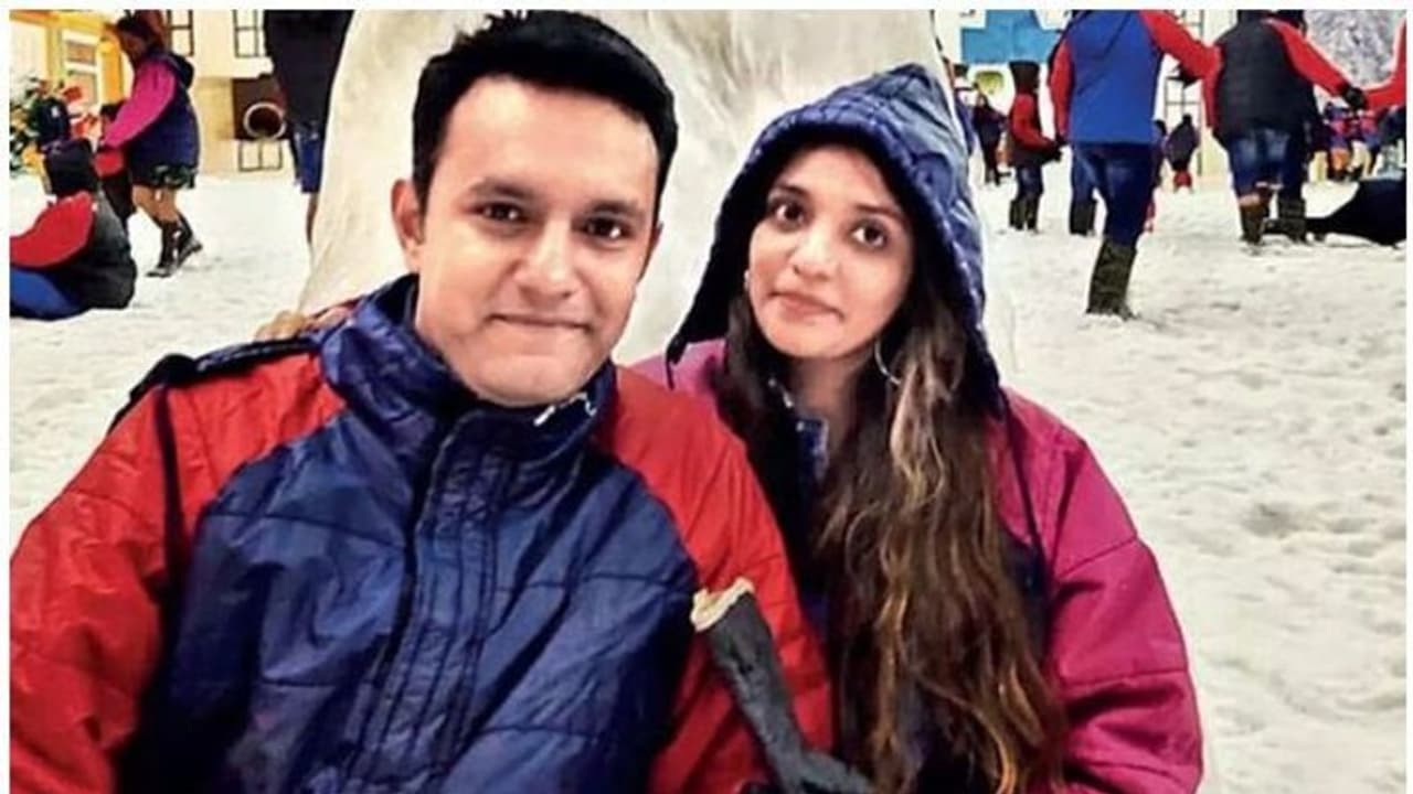 హనీమూన్ కు వెళ్లి జైల్లో పడ్డ జంట.. అసలేం జరిగిందంటే..