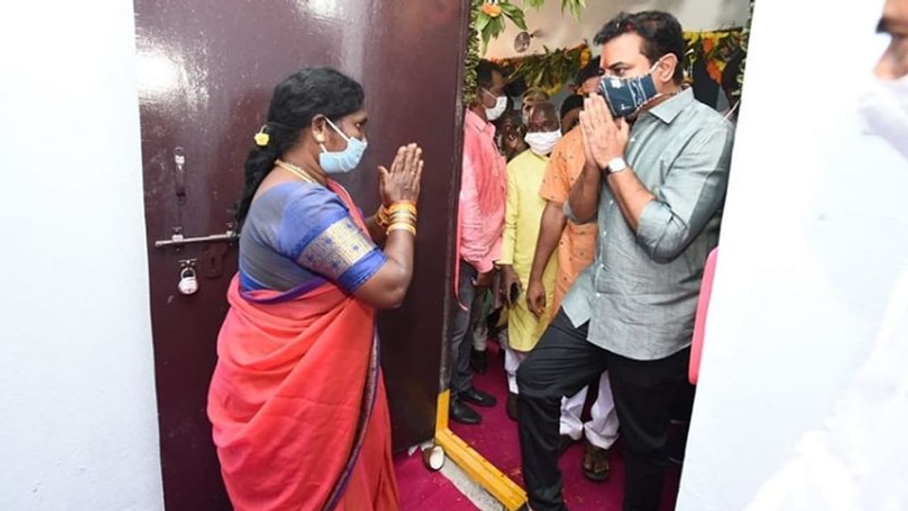 విజయదశమి కానుకగా పేదలకు సొంత ఇల్లు : కేటీఆర్ విజయదశమి కానుకగా పేదలకు సొంత ఇల్లు : కేటీఆర్