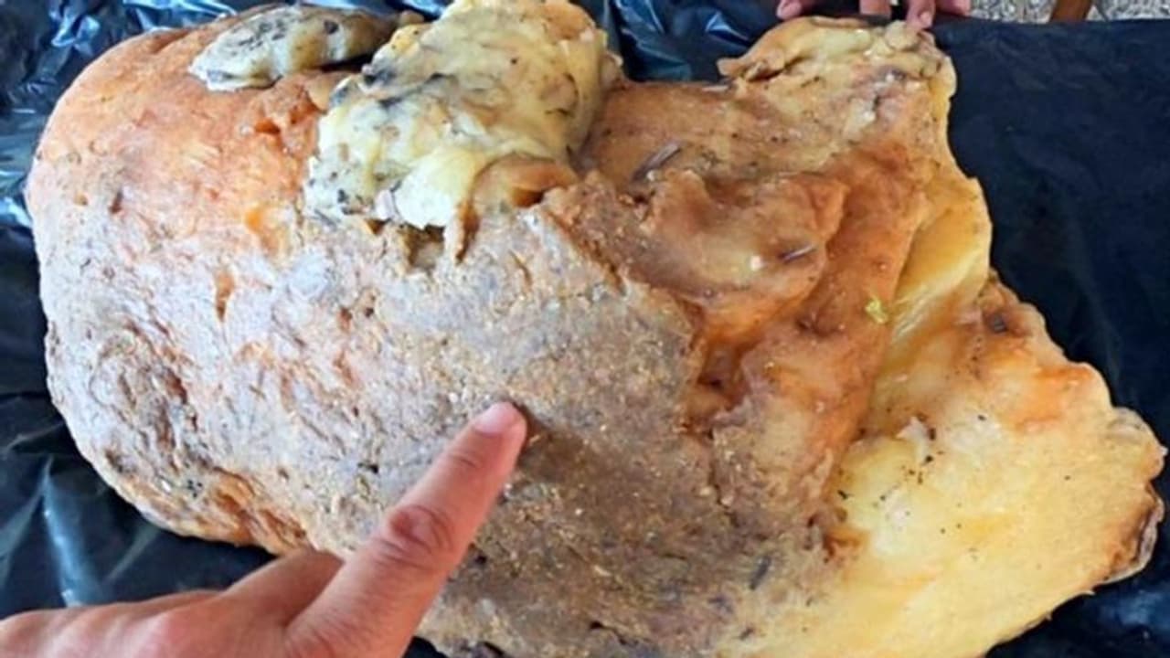 తిమింగలం వాంతి, సులేమాన్ స్టోన్ అంటూ మోసాలు: పోలీసులకి చిక్కిన కేటుగాళ్లు