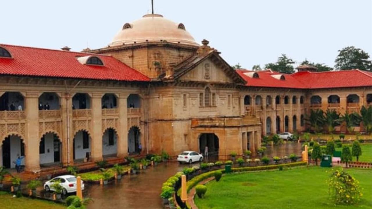 ಮದುವೆಗಾಗಿ ಮತಾಂತರ ಒಪ್ಪಲು ಸಾಧ್ಯವಿಲ್ಲ; ಮಹತ್ವದ ಆದೇಶ ನೀಡಿದ ಹೈಕೋರ್ಟ್! ಮದುವೆಗಾಗಿ ಮತಾಂತರ ಒಪ್ಪಲು ಸಾಧ್ಯವಿಲ್ಲ; ಮಹತ್ವದ ಆದೇಶ ನೀಡಿದ ಹೈಕೋರ್ಟ್!