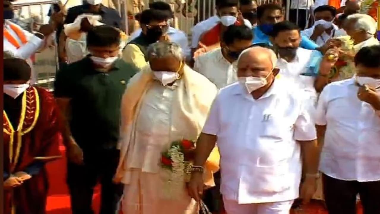 Mysuru Dasara: CM BS Yediyurappa performs puja to Nandi Dhwaja Mysuru Dasara: CM BS Yediyurappa performs puja to Nandi Dhwaja