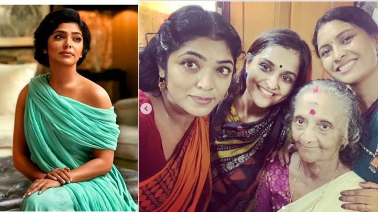 'ജീവിതകാലം മുഴുവൻ പഠിച്ചുകൊണ്ടിരിക്കൂ'; വിജയദശമി ദിനത്തിൽ ഗുരുവിനൊപ്പം റിമ, ചിത്രങ്ങൾ 'ജീവിതകാലം മുഴുവൻ പഠിച്ചുകൊണ്ടിരിക്കൂ'; വിജയദശമി ദിനത്തിൽ ഗുരുവിനൊപ്പം റിമ, ചിത്രങ്ങൾ