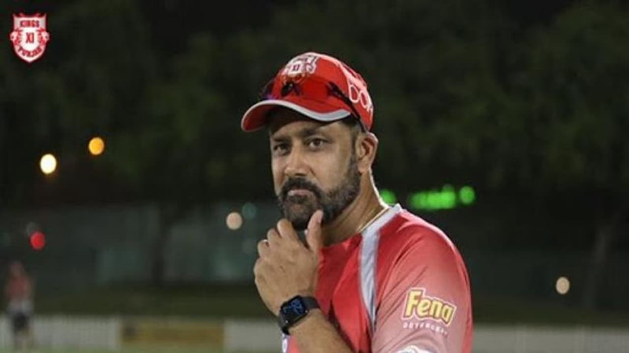 അയാള് പൊള്ളാര്ഡിനെ അനുസ്മരിപ്പിക്കുന്നു; പഞ്ചാബ് യുവതാരത്തെക്കുറിച്ച് കുംബ്ലെ അയാള് പൊള്ളാര്ഡിനെ അനുസ്മരിപ്പിക്കുന്നു; പഞ്ചാബ് യുവതാരത്തെക്കുറിച്ച് കുംബ്ലെ