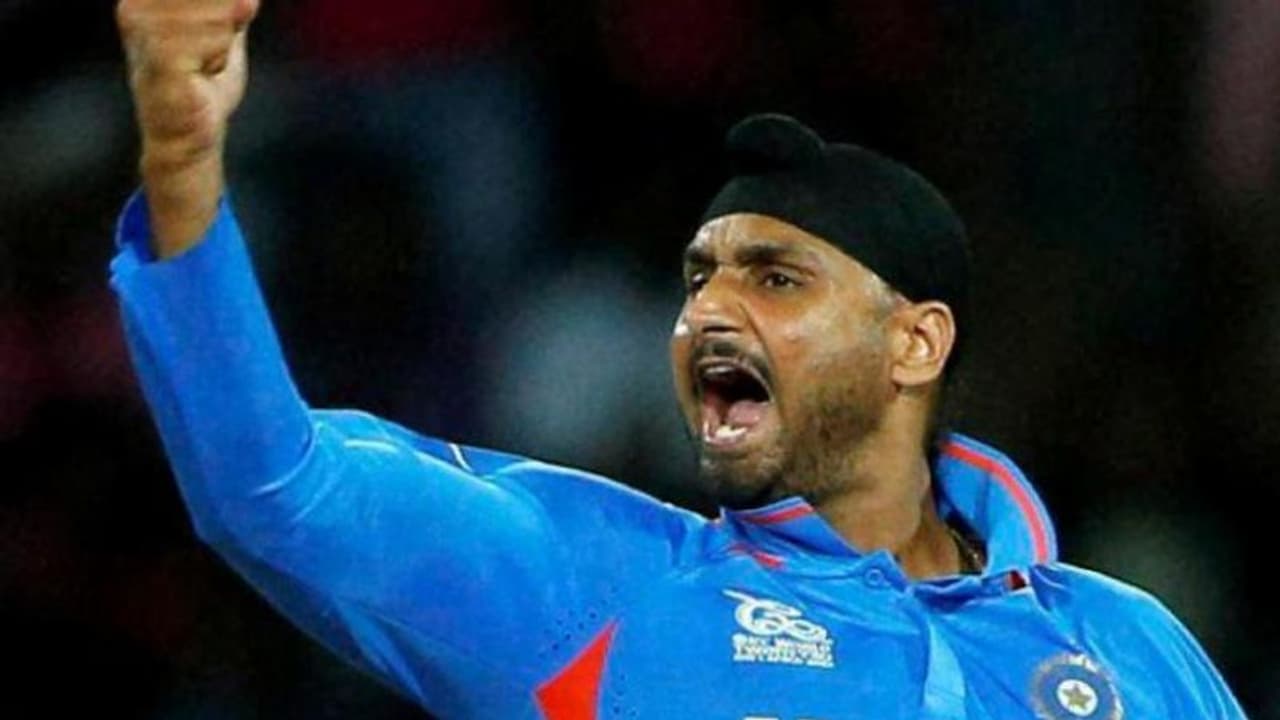 Harbhajan Singh announces retirement from cricket, bids adieu to his illustrious career (WATCH) Harbhajan Singh announces retirement from cricket, bids adieu to his illustrious career (WATCH)
