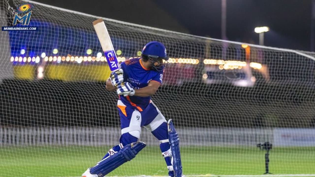 ഹിറ്റ്മാന് കളിക്കുമോ; ഐപിഎല്ലില് മുംബൈയും ബാംഗ്ലൂരും നേര്ക്കുനേര് ഹിറ്റ്മാന് കളിക്കുമോ; ഐപിഎല്ലില് മുംബൈയും ബാംഗ്ലൂരും നേര്ക്കുനേര്