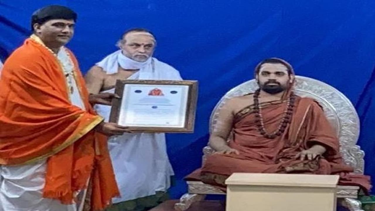 శృంగేరీ శారదాపీఠం ఆస్థాన జ్యోతిర్విద్వాంసుడిగా తెలుగు పండితుడు..