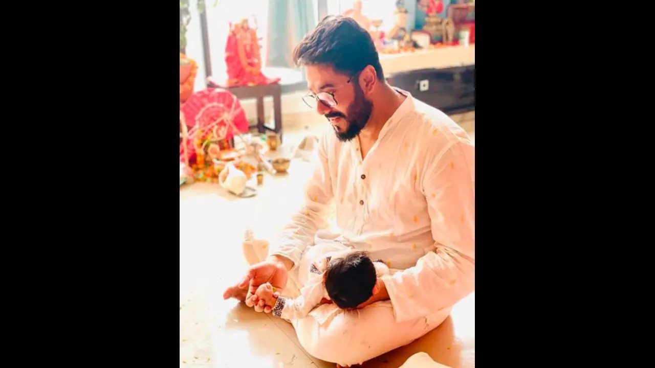 নির্বাচনের আগেই তৃণমূল প্রার্থীর লিড নিয়ে গ্যারান্টি, ট্রোলের শিকার রাজ চক্রবর্তী নির্বাচনের আগেই তৃণমূল প্রার্থীর লিড নিয়ে গ্যারান্টি, ট্রোলের শিকার রাজ চক্রবর্তী