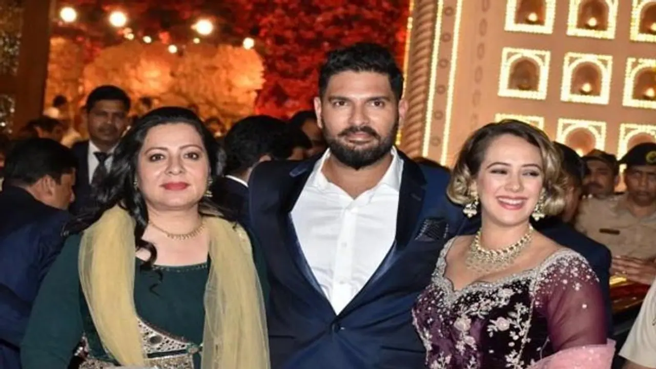 ಕ್ರಿಕೆಟಿಗ ಯುವರಾಜ್ ಸಿಂಗ್ ತಾಯಿ ಮನೆಯಲ್ಲಿ ಕಳ್ಳತನ; ನಗದು, ಚಿನ್ನಾಭರಣ ದೋಚಿ ಎಸ್ಕೇಪ್! ಕ್ರಿಕೆಟಿಗ ಯುವರಾಜ್ ಸಿಂಗ್ ತಾಯಿ ಮನೆಯಲ್ಲಿ ಕಳ್ಳತನ; ನಗದು, ಚಿನ್ನಾಭರಣ ದೋಚಿ ಎಸ್ಕೇಪ್!