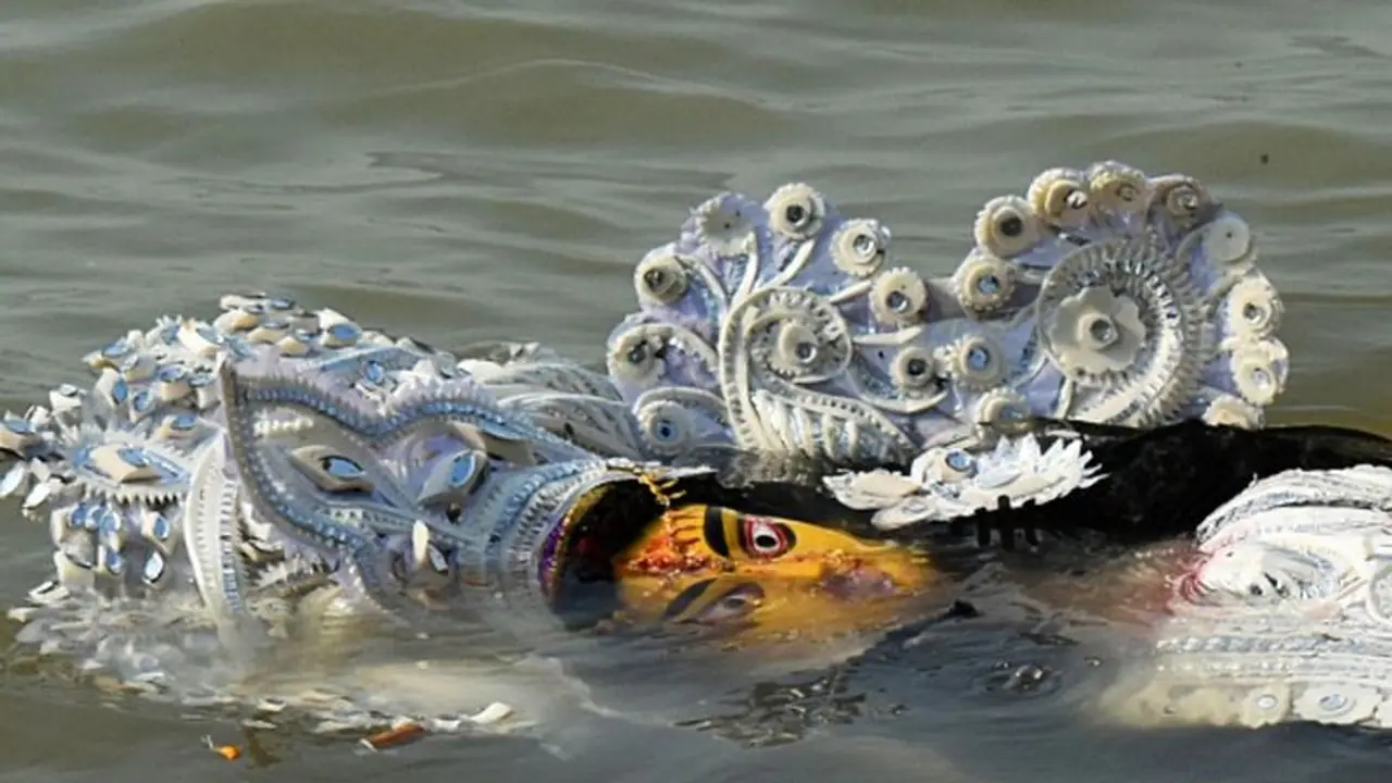 প্রতিমার সঙ্গে বিসর্জন আরও ৫টি তরতাজা প্রাণের, দশমীতে গভীর শোকের ছায়ায় ডুবল মুর্শিদাবাদ