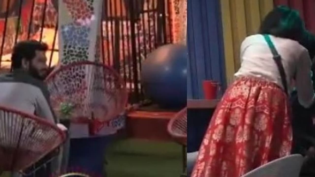 అఖిల్ చూస్తుండగానే అవినాష్ ని కిస్ చేసిన మోనాల్...!