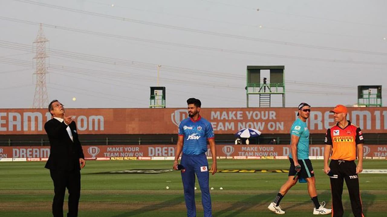 IPL 2020: ಹೈದರಾಬಾದ್ ವಿರುದ್ಧ ಟಾಸ್ ಗೆದ್ದ ಡೆಲ್ಲಿ IPL 2020: ಹೈದರಾಬಾದ್ ವಿರುದ್ಧ ಟಾಸ್ ಗೆದ್ದ ಡೆಲ್ಲಿ