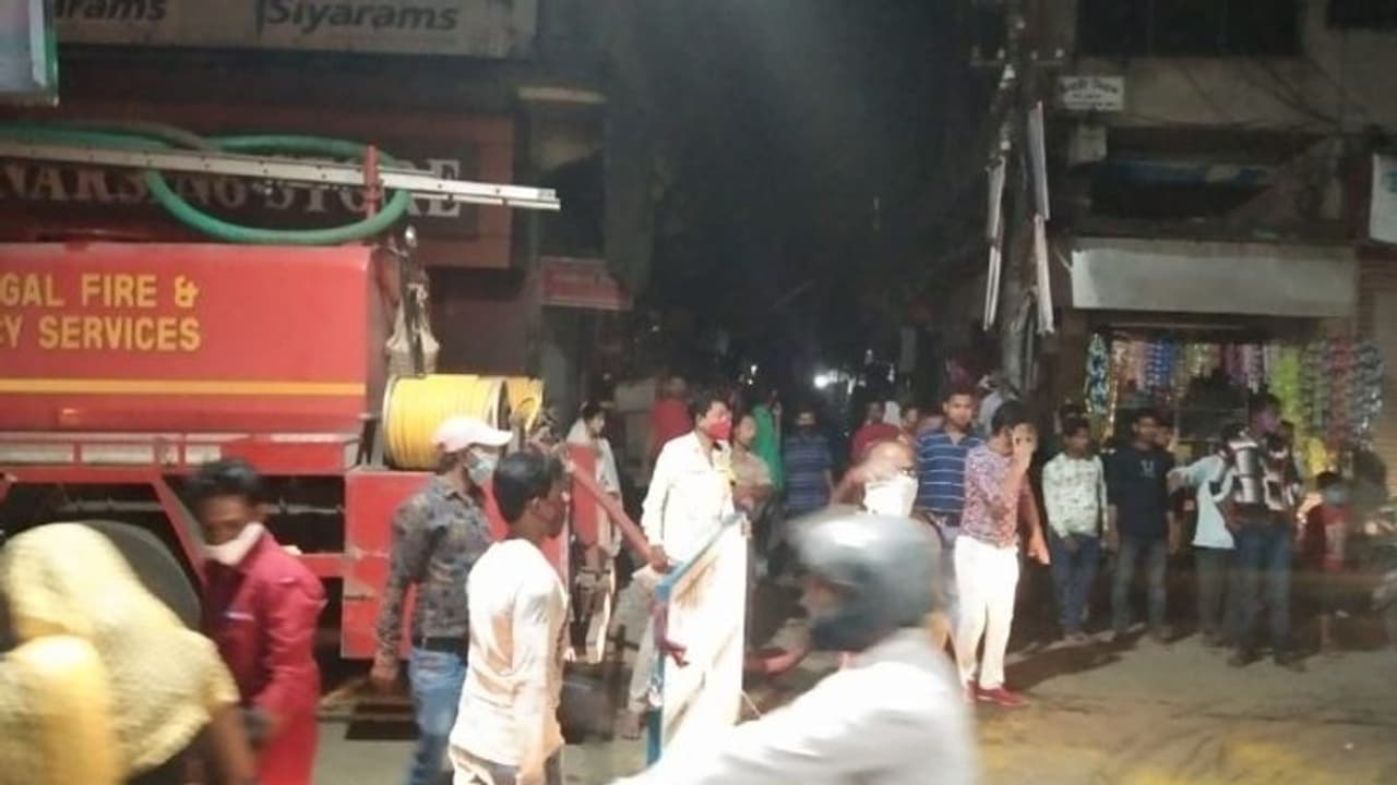 বির্সজনের আগেই পুড়ল মণ্ডপ, ফের দুর্গাপুজো করার সিদ্ধান্ত উদ্যোক্তাদের