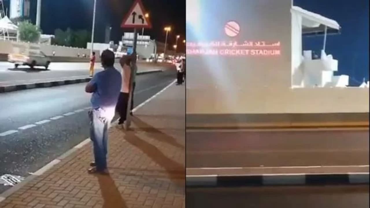 ഷാര്ജ സ്റ്റേഡിയത്തിന് പുറത്ത് പന്തിനായി കാത്തു നിന്ന് ആരാധകര് ഷാര്ജ സ്റ്റേഡിയത്തിന് പുറത്ത് പന്തിനായി കാത്തു നിന്ന് ആരാധകര്