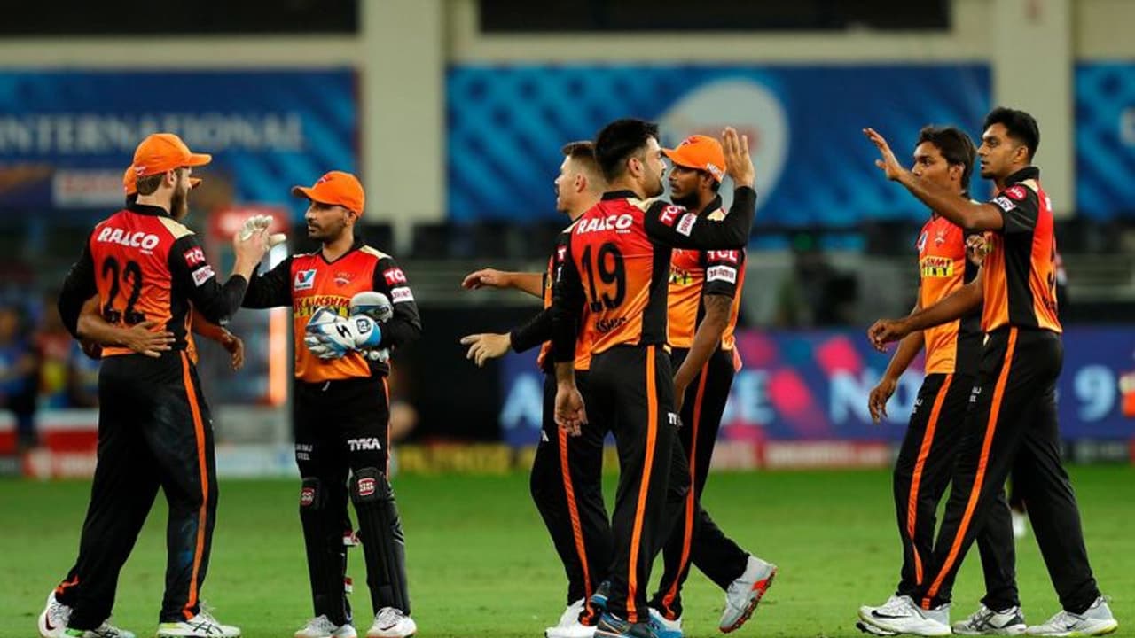 লাগাতার তৃতীয় ম্যাচ হেরে ৩ নম্বরে নেমে এল দিল্লি, ৮৮ রানে ম্যাচ জিতে শেষ চারের আশা জিইয়ে রাখল সানরাইজার্স লাগাতার তৃতীয় ম্যাচ হেরে ৩ নম্বরে নেমে এল দিল্লি, ৮৮ রানে ম্যাচ জিতে শেষ চারের আশা জিইয়ে রাখল সানরাইজার্স