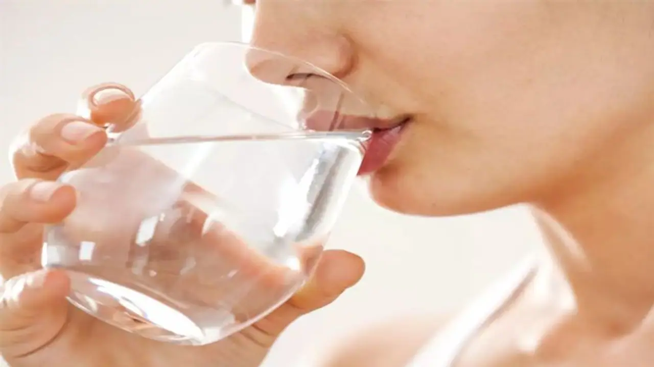 ভুলেও এই ৫ রকম জল দিয়ে ওষুধ খাবেন না, ডেকে আনতে পারে মহা বিপদ ভুলেও এই ৫ রকম জল দিয়ে ওষুধ খাবেন না, ডেকে আনতে পারে মহা বিপদ