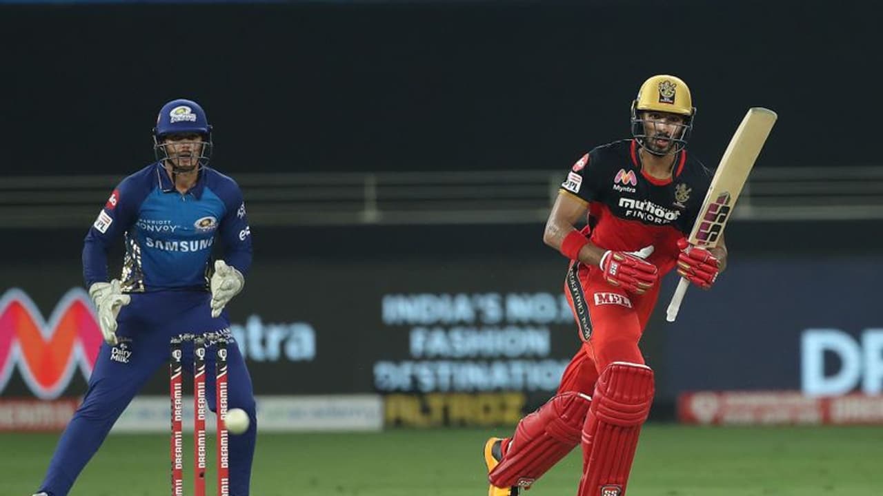 IPL 2020: ಆರ್ಸಿಬಿ ವಿರುದ್ಧ ಟಾಸ್ ಗೆದ್ದ ಮುಂಬೈ,ಕೊಹ್ಲಿ ಪಡೆಯಲ್ಲಿ ಮಹತ್ವದ ಬದಲಾವಣೆ! IPL 2020: ಆರ್ಸಿಬಿ ವಿರುದ್ಧ ಟಾಸ್ ಗೆದ್ದ ಮುಂಬೈ,ಕೊಹ್ಲಿ ಪಡೆಯಲ್ಲಿ ಮಹತ್ವದ ಬದಲಾವಣೆ!