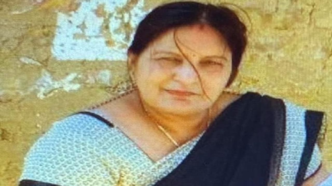 सामने आई एक कलयुगी बहू की काली करतूत, शादी के कुछ दिन बाद ही कर दी अपनी सास की हत्या सामने आई एक कलयुगी बहू की काली करतूत, शादी के कुछ दिन बाद ही कर दी अपनी सास की हत्या