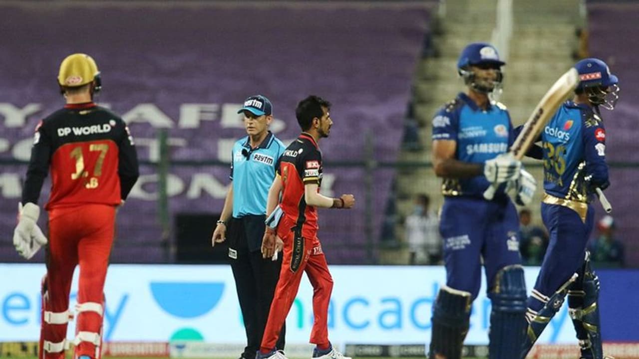 IPL 2020: ಆರ್ಸಿಬಿ ಮಣಿಸಿ ಪ್ಲೇ ಆಫ್ ಸ್ಥಾನ ಖಚಿತಪಡಿಸಿದ ಮುಂಬೈ ಇಂಡಿಯನ್ಸ್! IPL 2020: ಆರ್ಸಿಬಿ ಮಣಿಸಿ ಪ್ಲೇ ಆಫ್ ಸ್ಥಾನ ಖಚಿತಪಡಿಸಿದ ಮುಂಬೈ ಇಂಡಿಯನ್ಸ್!