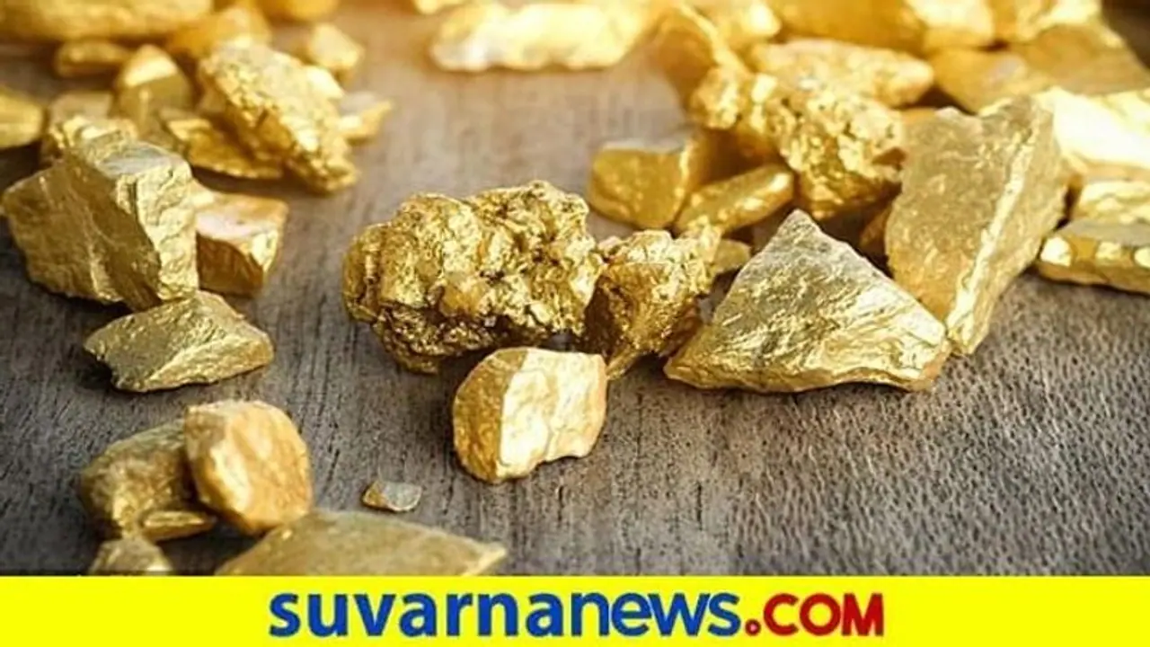 ಚಂಡಮಾರುತ ಬಳಿಕ ಕಡಲ ತೀರದಲ್ಲಿ ಚಿನ್ನ ಹೆಕ್ಕಲು ಜನರ ದೌಡು!