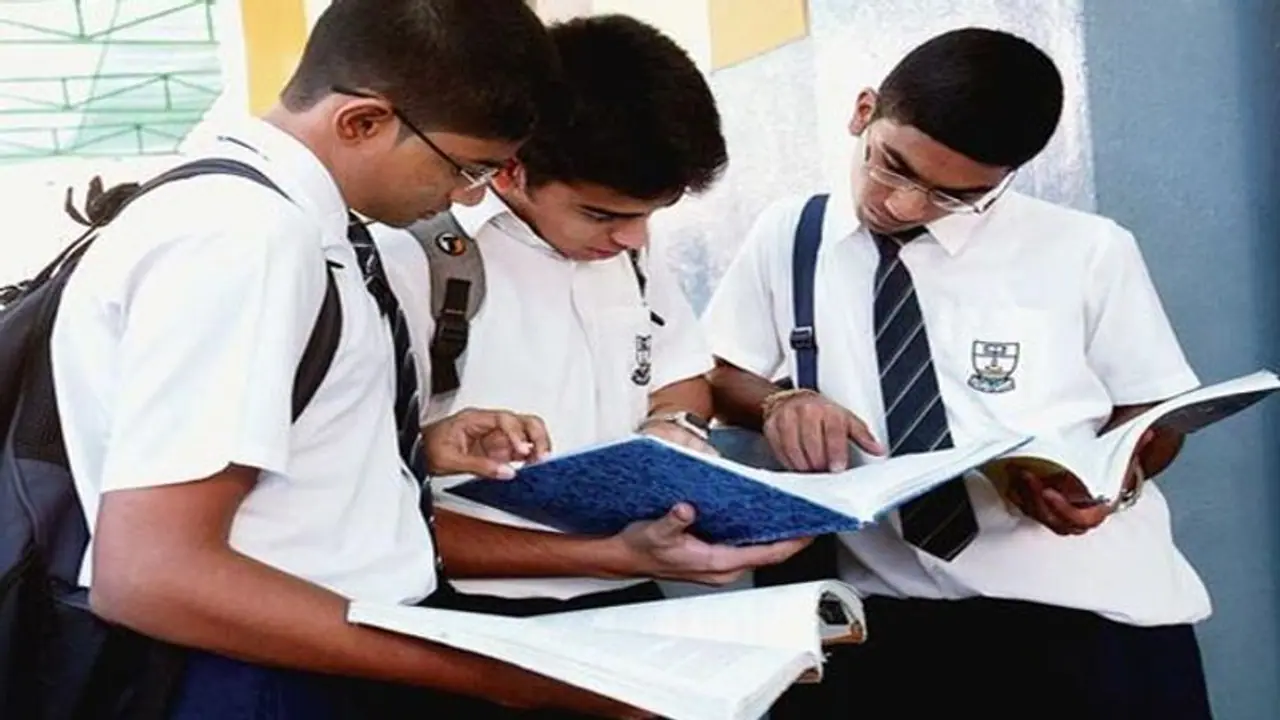 पैरेंट्स को बड़ी राहत, इस राज्य में घटाई गई फीस, सर्टिफिकेट पाने के लिए 800 की जगह देने पड़ेगे 100 रुपए