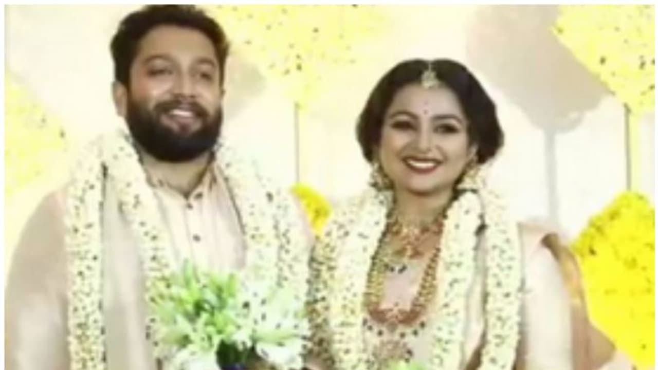 നടി മൃദുല മുരളി വിവാഹിതയായി നടി മൃദുല മുരളി വിവാഹിതയായി