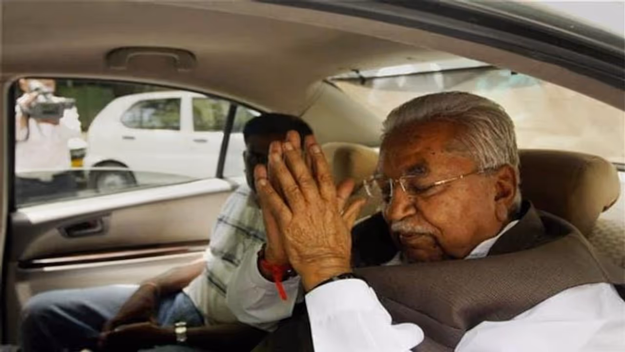 గుజరాత్ మాజీ ముఖ్యమంత్రి కేశుభాయ్ పటేల్ కన్నుమూత