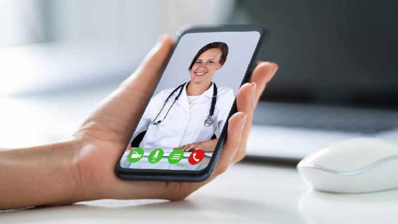 വീട്ടിലിരുന്ന് തന്നെ ഇനി ഡോക്ടറെ കാണാം; 'ഇ സഞ്ജീവനി'യിലൂടെ...
