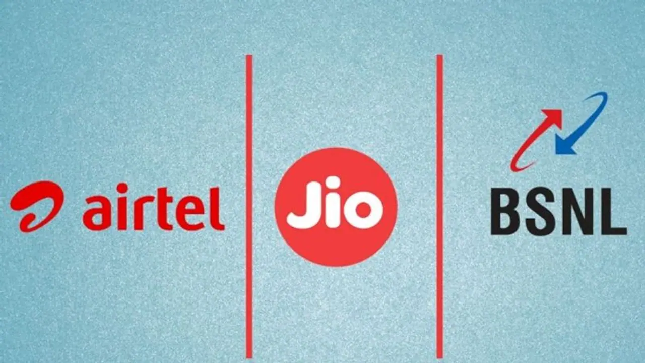 BSNL दे रहा है 499 रुपए में 100 GB डेटा, जानें Jio Airtel का प्लान BSNL दे रहा है 499 रुपए में 100 GB डेटा, जानें Jio Airtel का प्लान